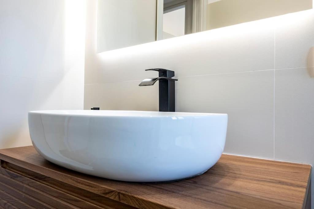 Stylish Apartment Rome Air Conditionig Wifi Tv 50 Metro 4 Minutes Away 外观 照片